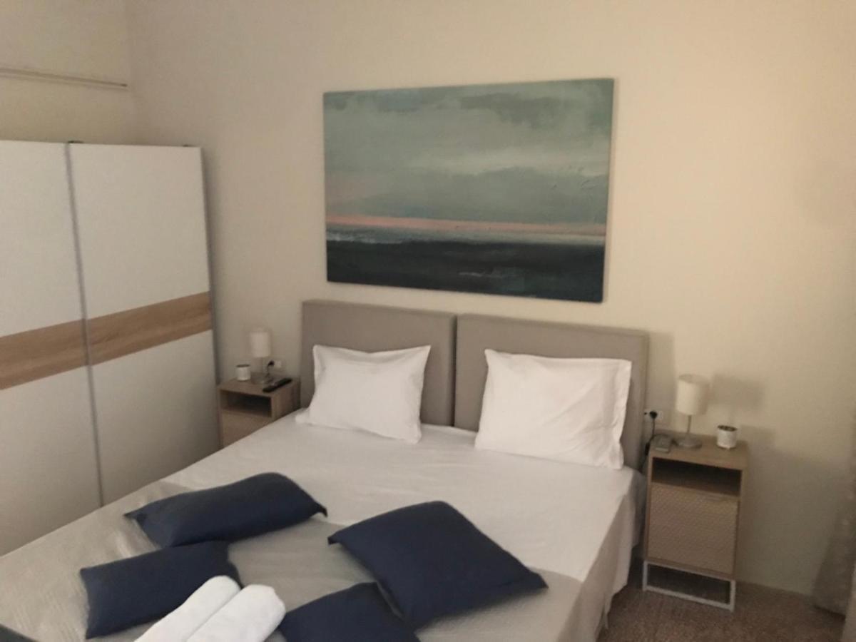 Marinos Suites Chrissi Akti Chania Exterior foto