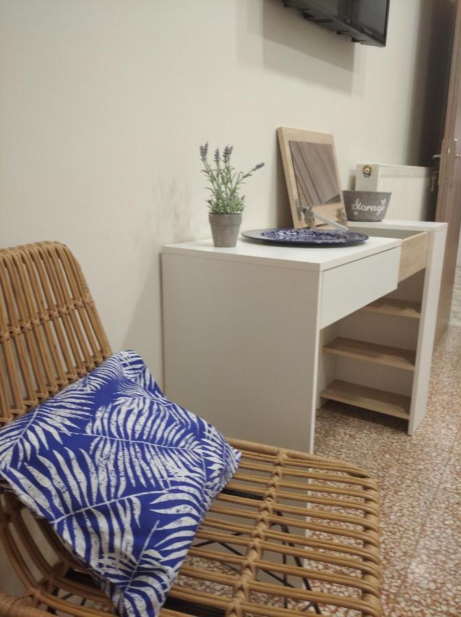 Marinos Suites Chrissi Akti Chania Exterior foto