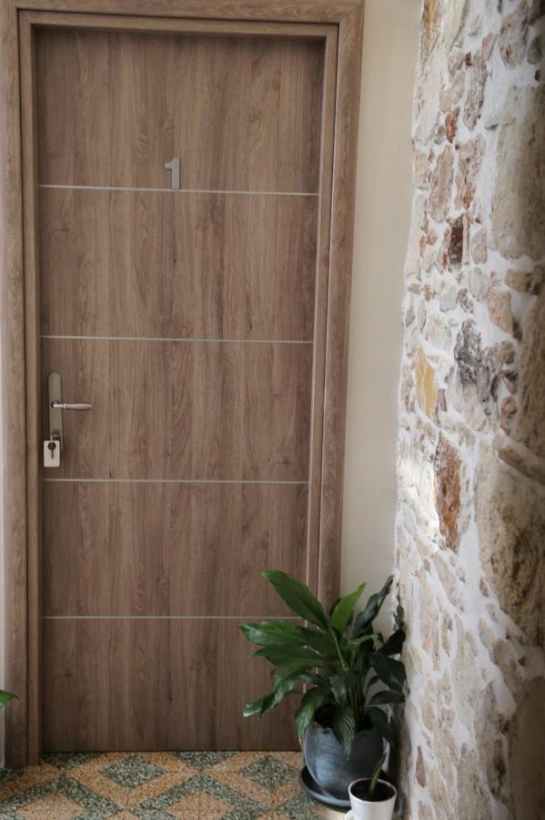 Marinos Suites Chrissi Akti Chania Exterior foto